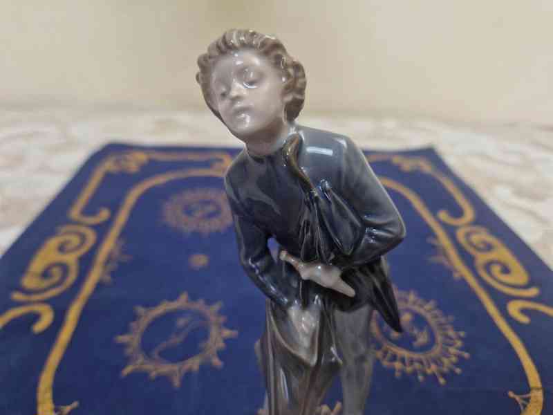 Porcelánová Plastika Chlapec s deštníky Kodaň Copenhagen - foto 8