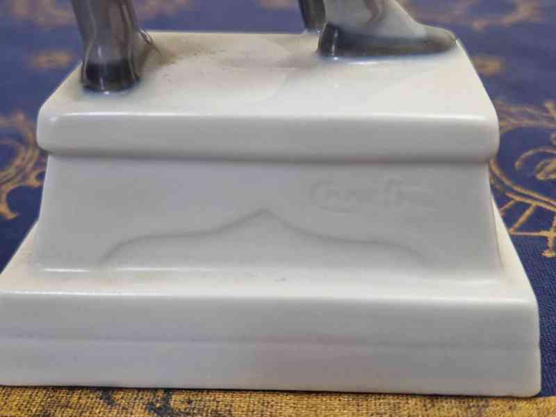 Porcelánová Plastika Chlapec s deštníky Kodaň Copenhagen - foto 7