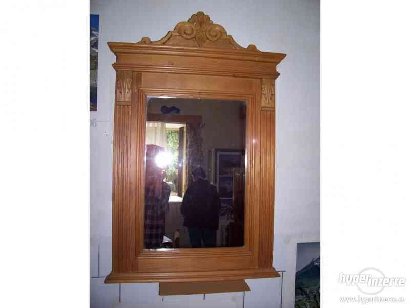 Smrkové zrcadlo zdobené - foto 2