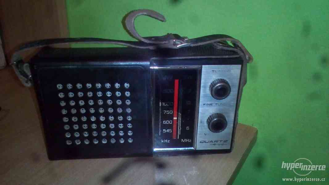 Prodám tohle staré,plně funkční rádio - foto 3