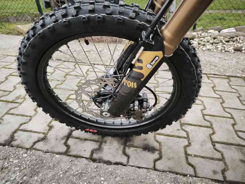 SurRon Ultra Bee 21,5kW NOVÝ - foto 8