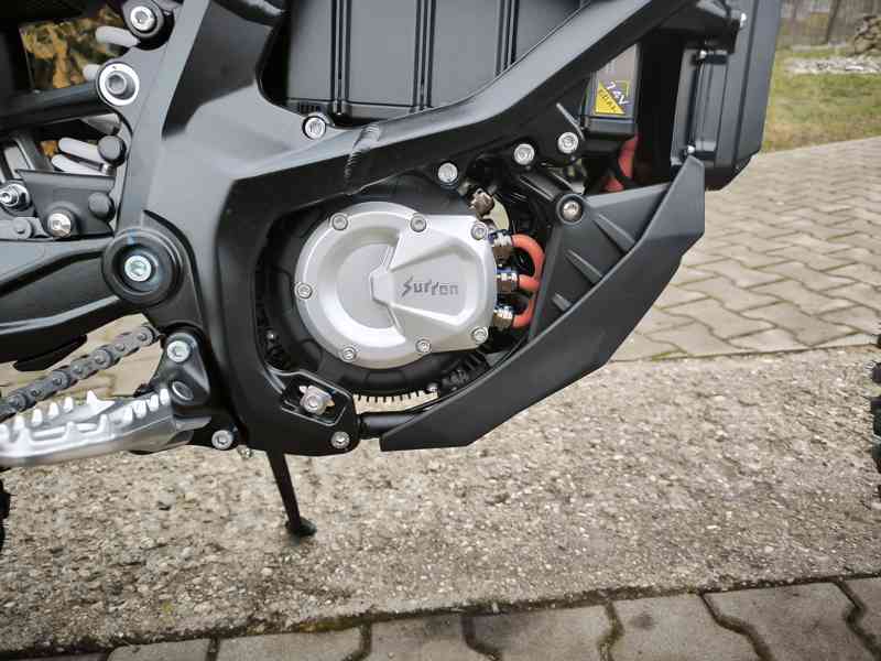 SurRon Ultra Bee 21,5kW NOVÝ - foto 9