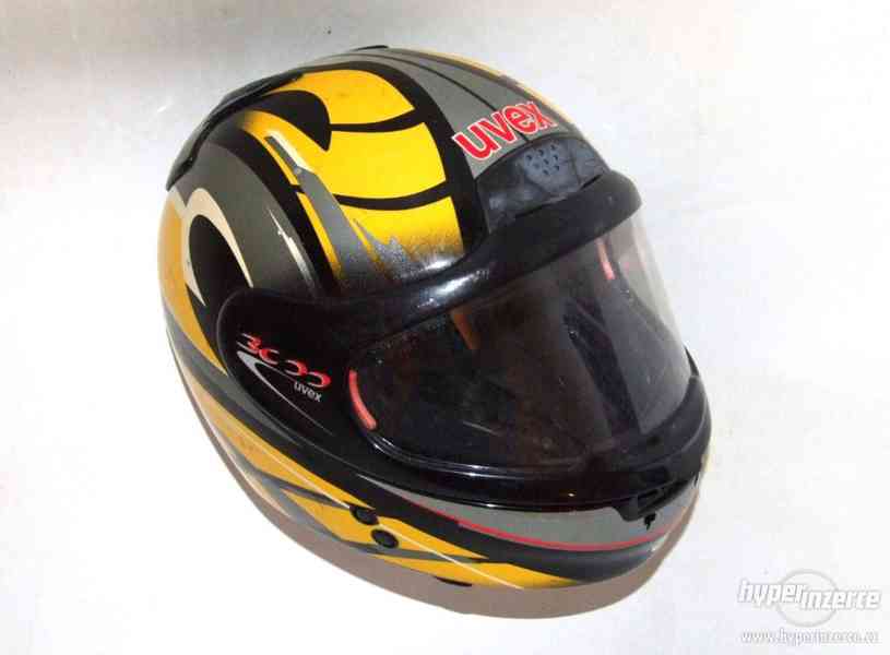 Helma na motorku ( motocyklová přilba ) Uvex 3000 vel. XL. - foto 1