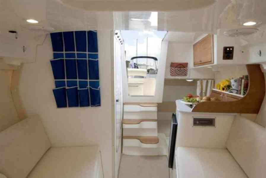 Prodám nová kajutová jachta CABIN 23 / 6,9 metru - foto 7
