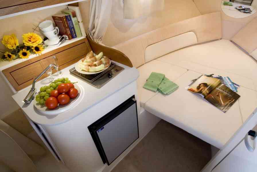 Prodám nová kajutová jachta CABIN 23 / 6,9 metru - foto 12