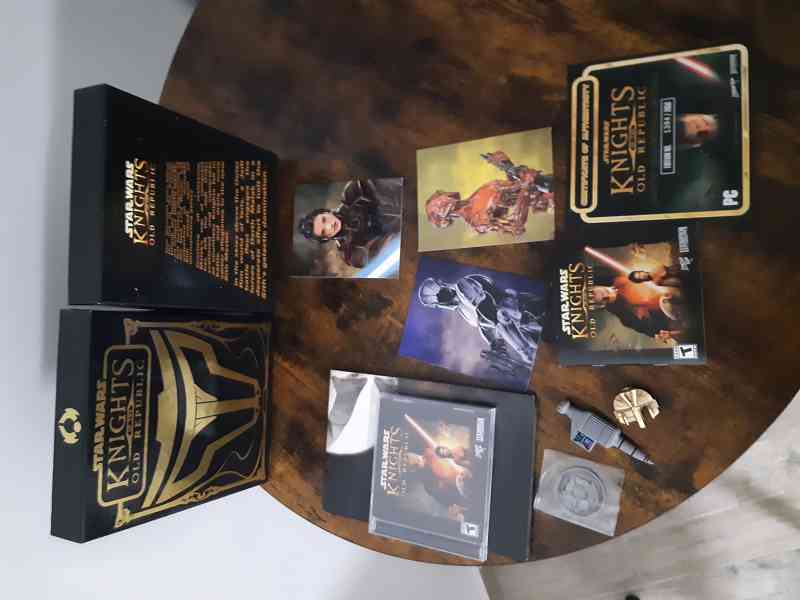 Star Wars Knights of the Old Republic - prémiová edice - foto 2
