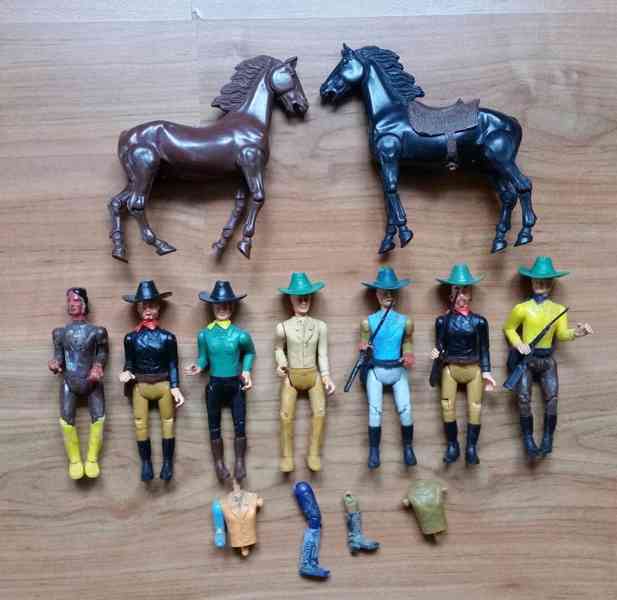 Gumoví vojáčci DDR,Kovbojové,indián a koníci a minizvířátka - foto 5