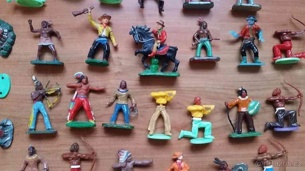 Gumoví vojáčci DDR,Kovbojové,indián a koníci a minizvířátka - foto 4