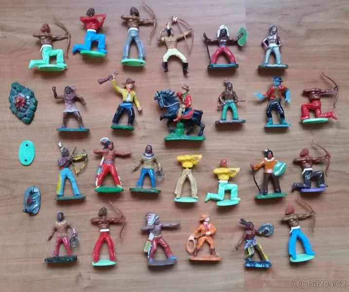 Gumoví vojáčci DDR,Kovbojové,indián a koníci a minizvířátka - foto 3