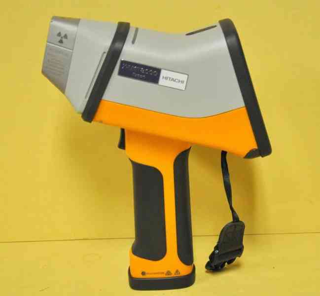 Hitachi X-MET8000 Expert handheld XRF Analyzer  - foto 1