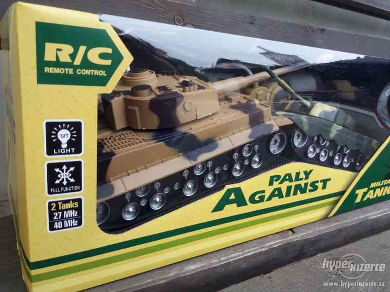 RC Tanky 2 kusy svítící zvukové bojující proti sobě. REÁLNÉ - foto 6