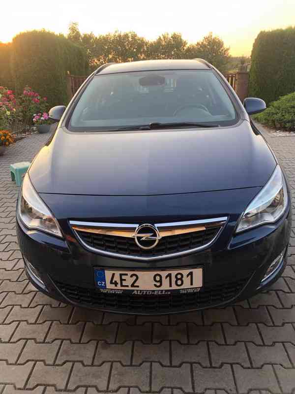 Opel Astra Sports Tourer 1,4 T, 103 kW - foto 3