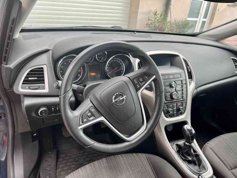 Opel Astra Sports Tourer 1,4 T, 103 kW - foto 8