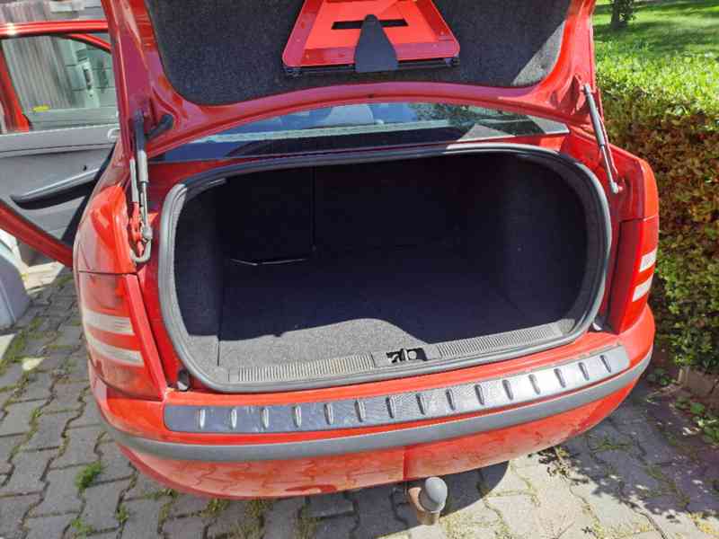 Škoda Fabia Sedan 2008 - foto 10