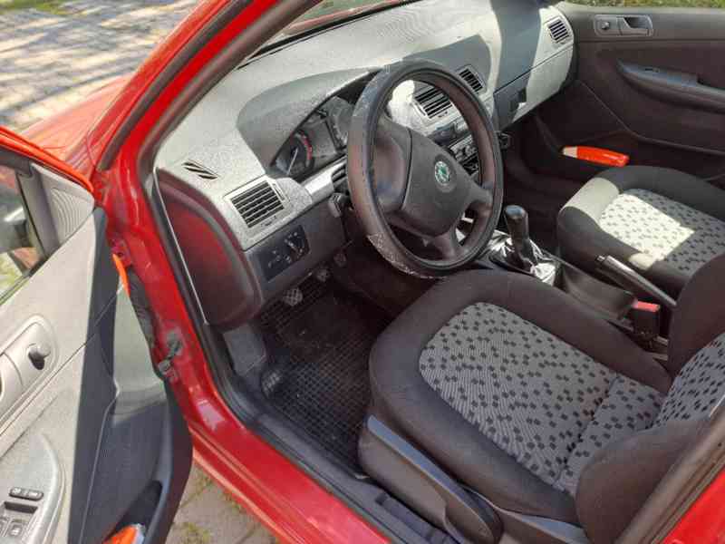 Škoda Fabia Sedan 2008 - foto 3