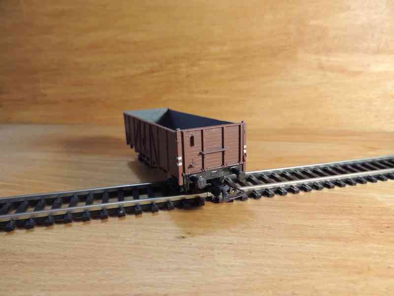 Modelové kolejiště h0 s lokomotivou a 5 vagony - foto 9