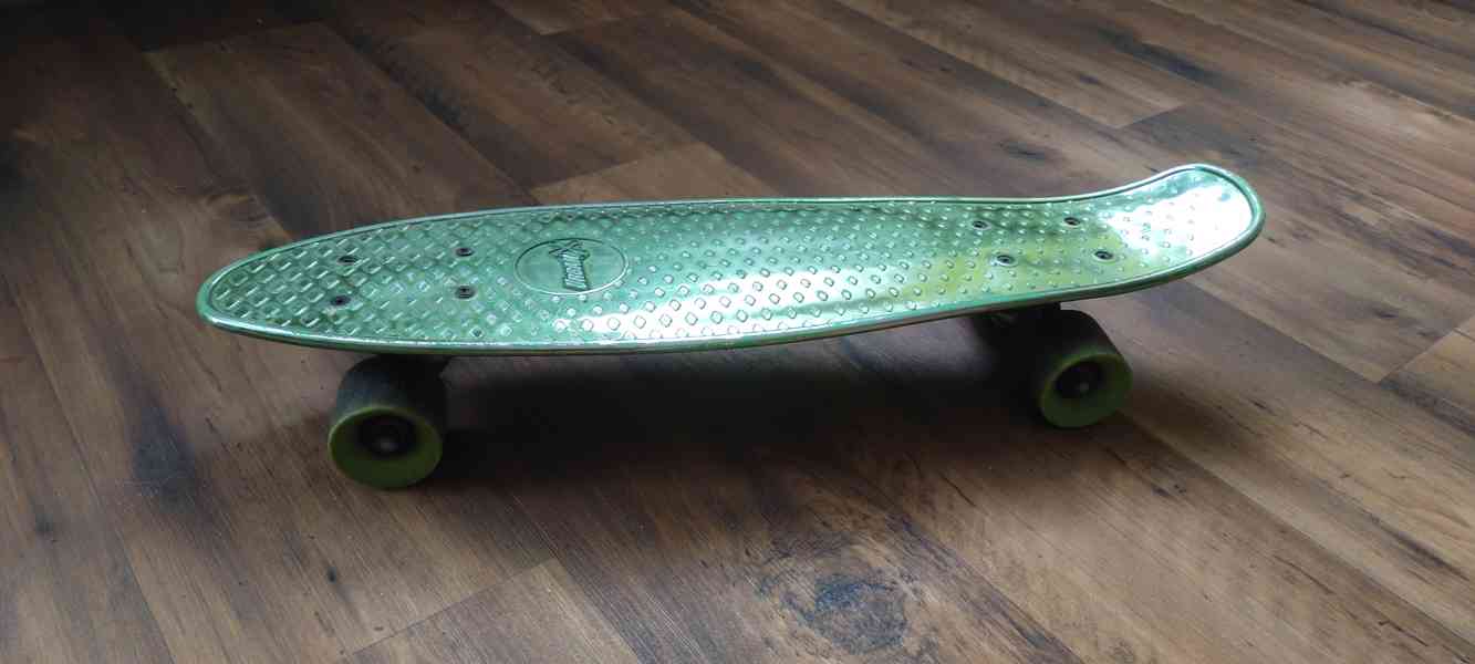 Plastový skateboard, délka 60cm, šířka 16cm