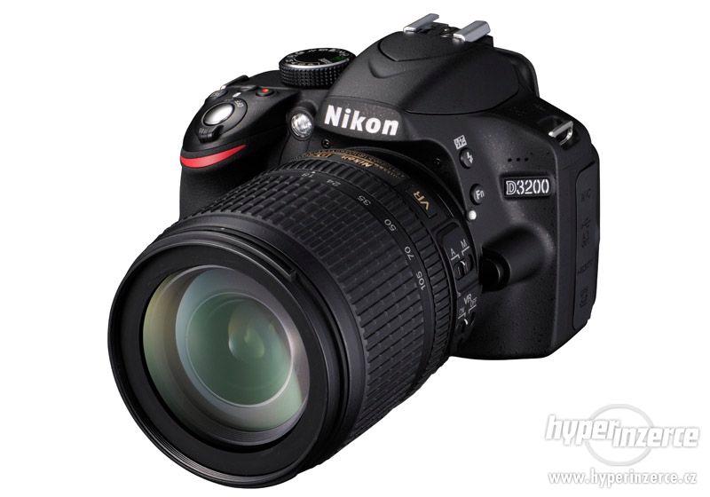 Nikon D3100 vč. objektivu Nikkor a příslušenství - foto 1