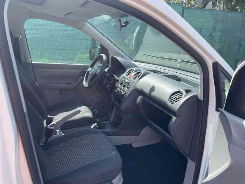 VW Caddy Maxi pro převoz vozíčkáře - foto 9