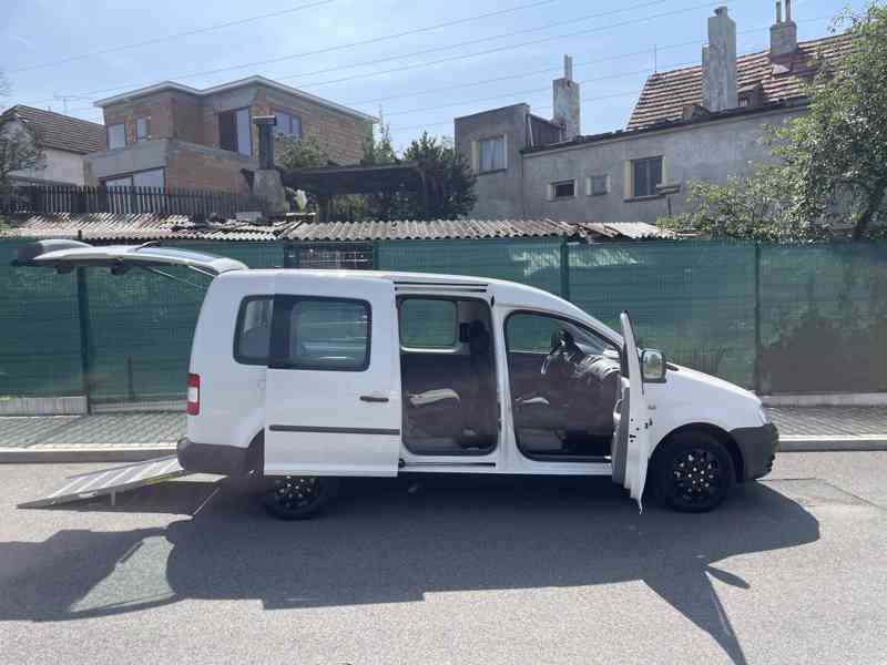 VW Caddy Maxi pro převoz vozíčkáře - foto 3