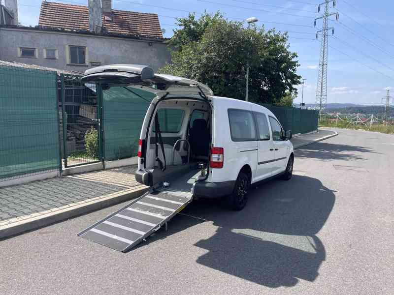 VW Caddy Maxi pro převoz vozíčkáře - foto 1