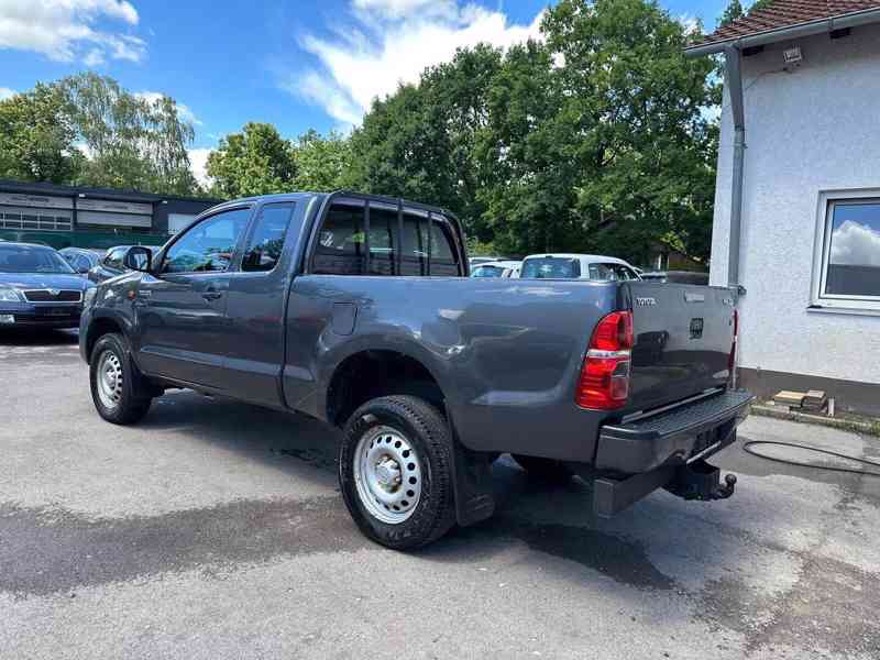 Toyota Hilux 2,5D4D Extra Cab 4x4 106kw - foto 4