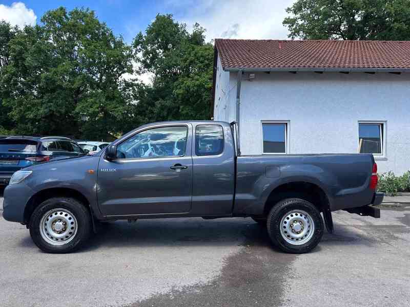 Toyota Hilux 2,5D4D Extra Cab 4x4 106kw - foto 12
