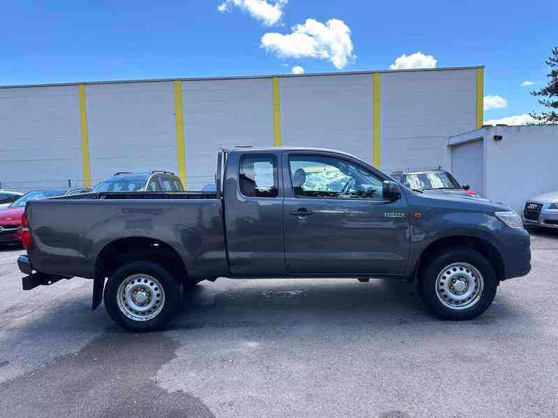 Toyota Hilux 2,5D4D Extra Cab 4x4 106kw - foto 3