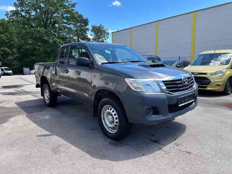 Toyota Hilux 2,5D4D Extra Cab 4x4 106kw - foto 10