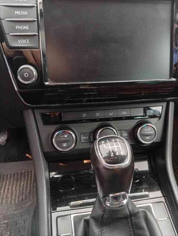 Škoda Superb 2,0   3T M1 AC - foto 11