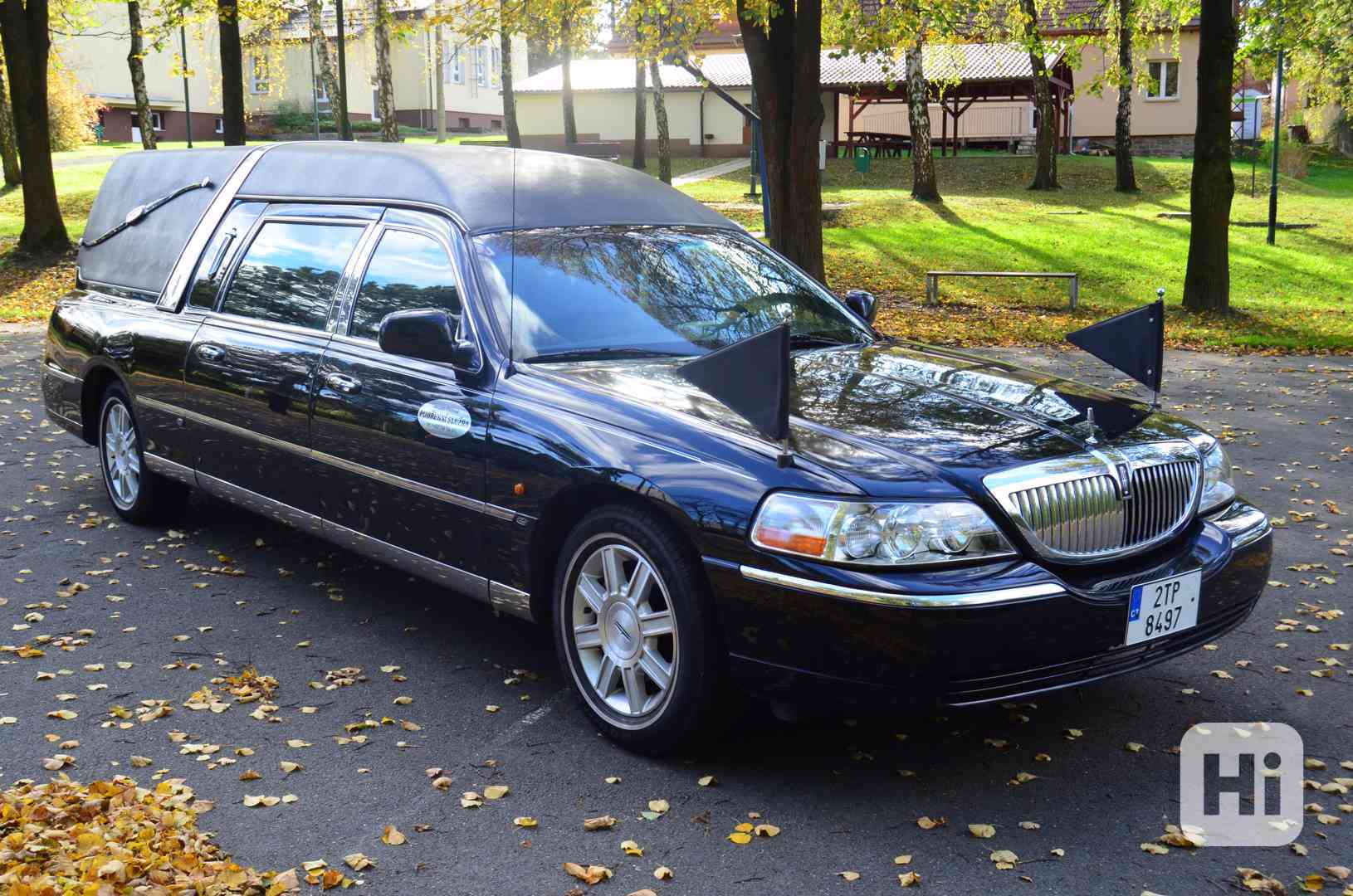 Pohřební vozidlo Lincoln Town car - foto 1