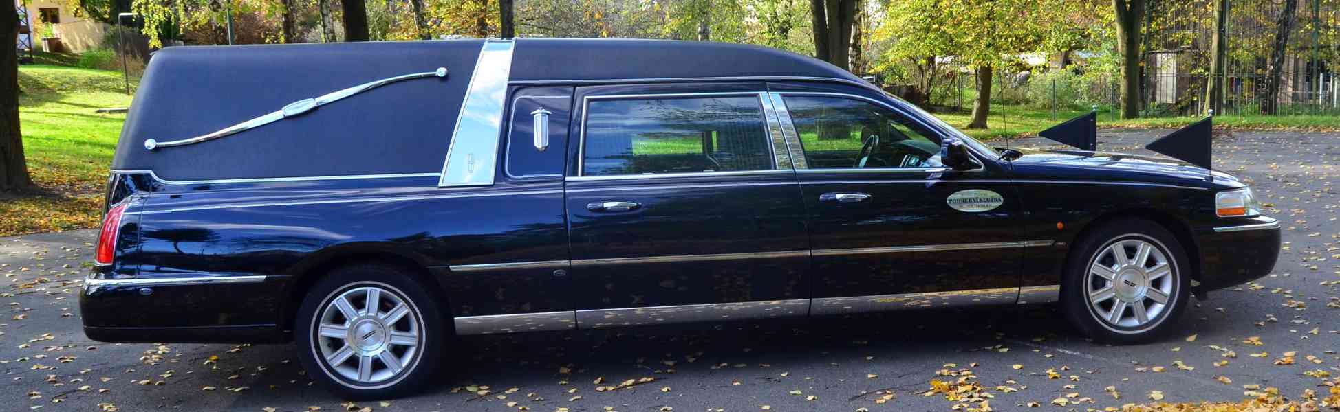 Pohřební vozidlo Lincoln Town car - foto 2