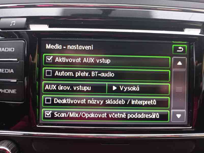 Škoda Superb 1.8 TSi 118kW/DSG/CZ/Výhřev - foto 35