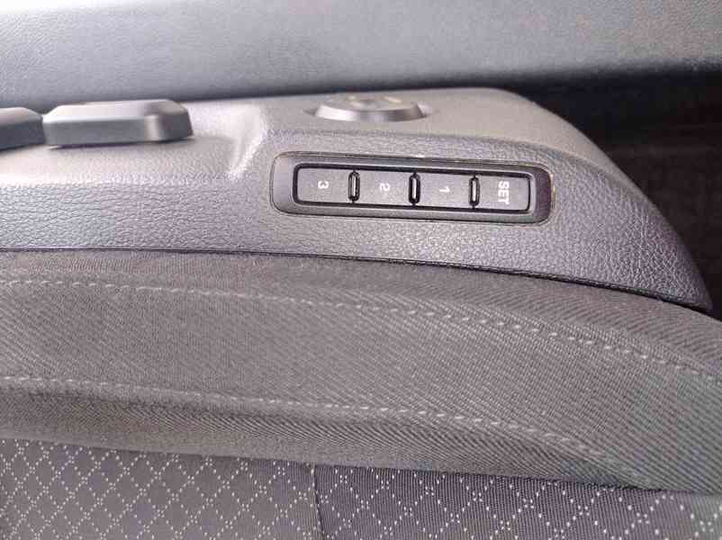 Škoda Superb 1.8 TSi 118kW/DSG/CZ/Výhřev - foto 13