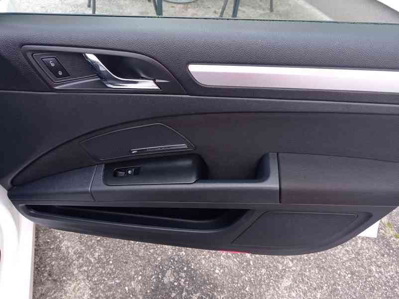 Škoda Superb 1.8 TSi 118kW/DSG/CZ/Výhřev - foto 26