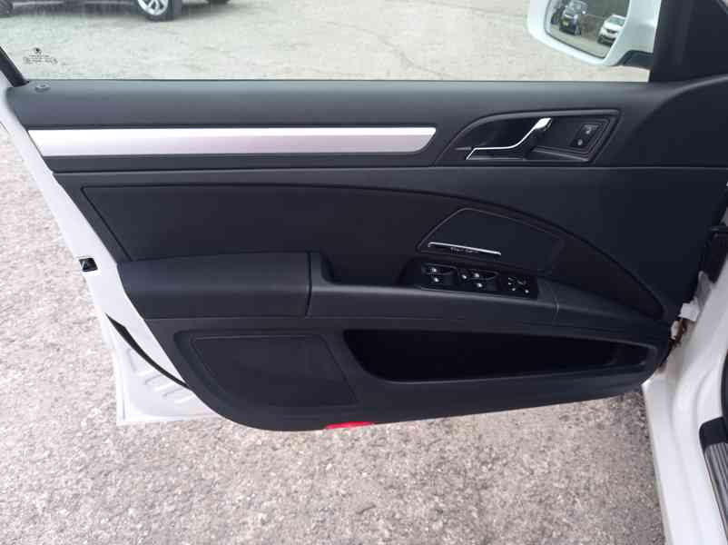 Škoda Superb 1.8 TSi 118kW/DSG/CZ/Výhřev - foto 11