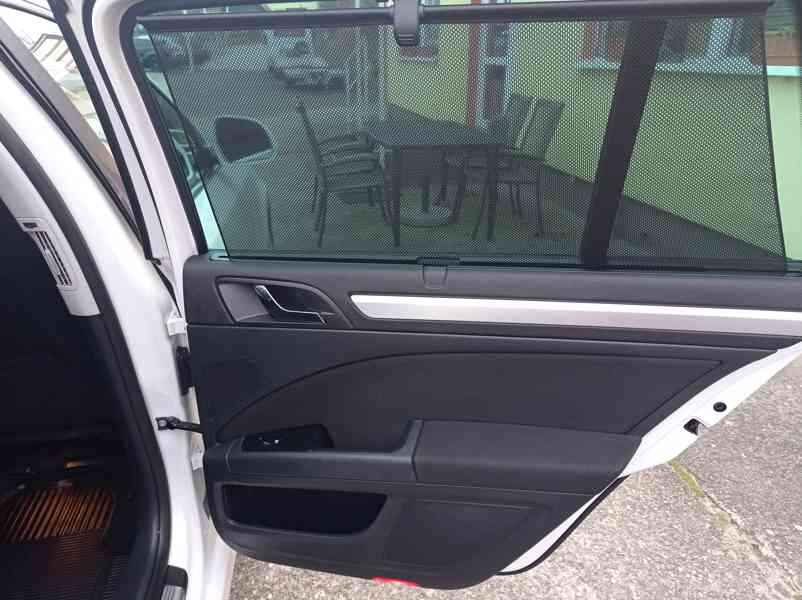 Škoda Superb 1.8 TSi 118kW/DSG/CZ/Výhřev - foto 24