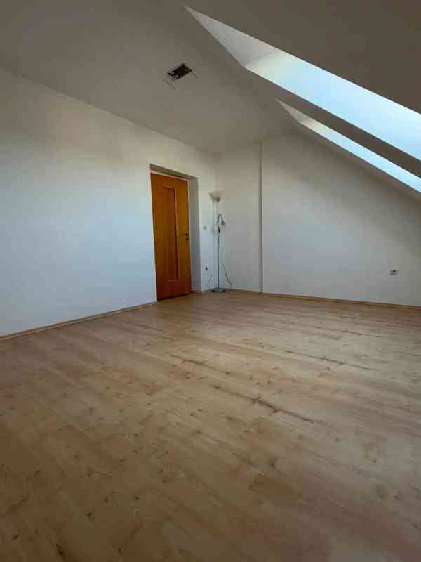 Pronájem bytu 3+1 96 m² - foto 9