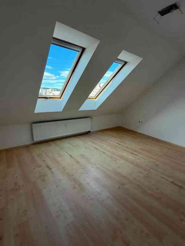 Pronájem bytu 3+1 96 m² - foto 8
