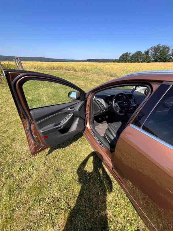 Ford Focus 1,6 - foto 12