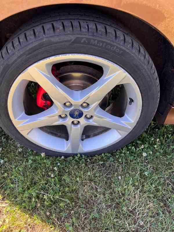 Ford Focus 1,6 - foto 18