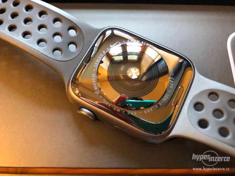 Apple Watch Series 4 Nike+ 44mm - foto 4