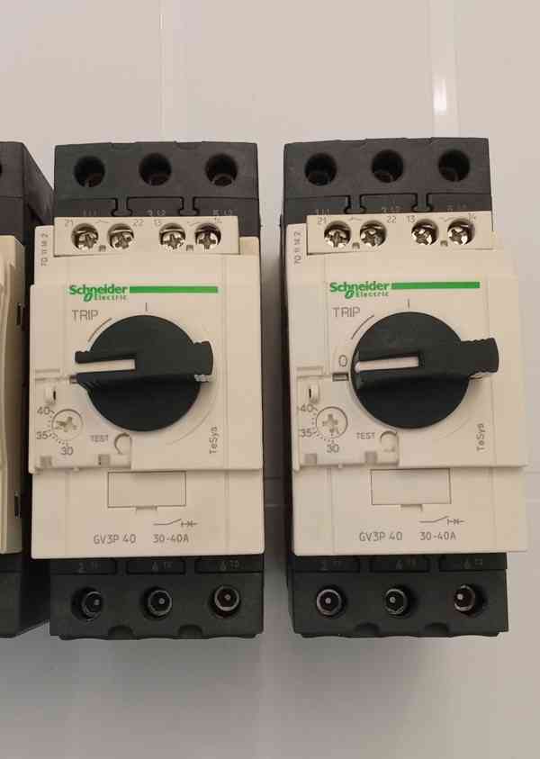 Motorová ochrana Schneider GV3P 40 30-40A - foto 2