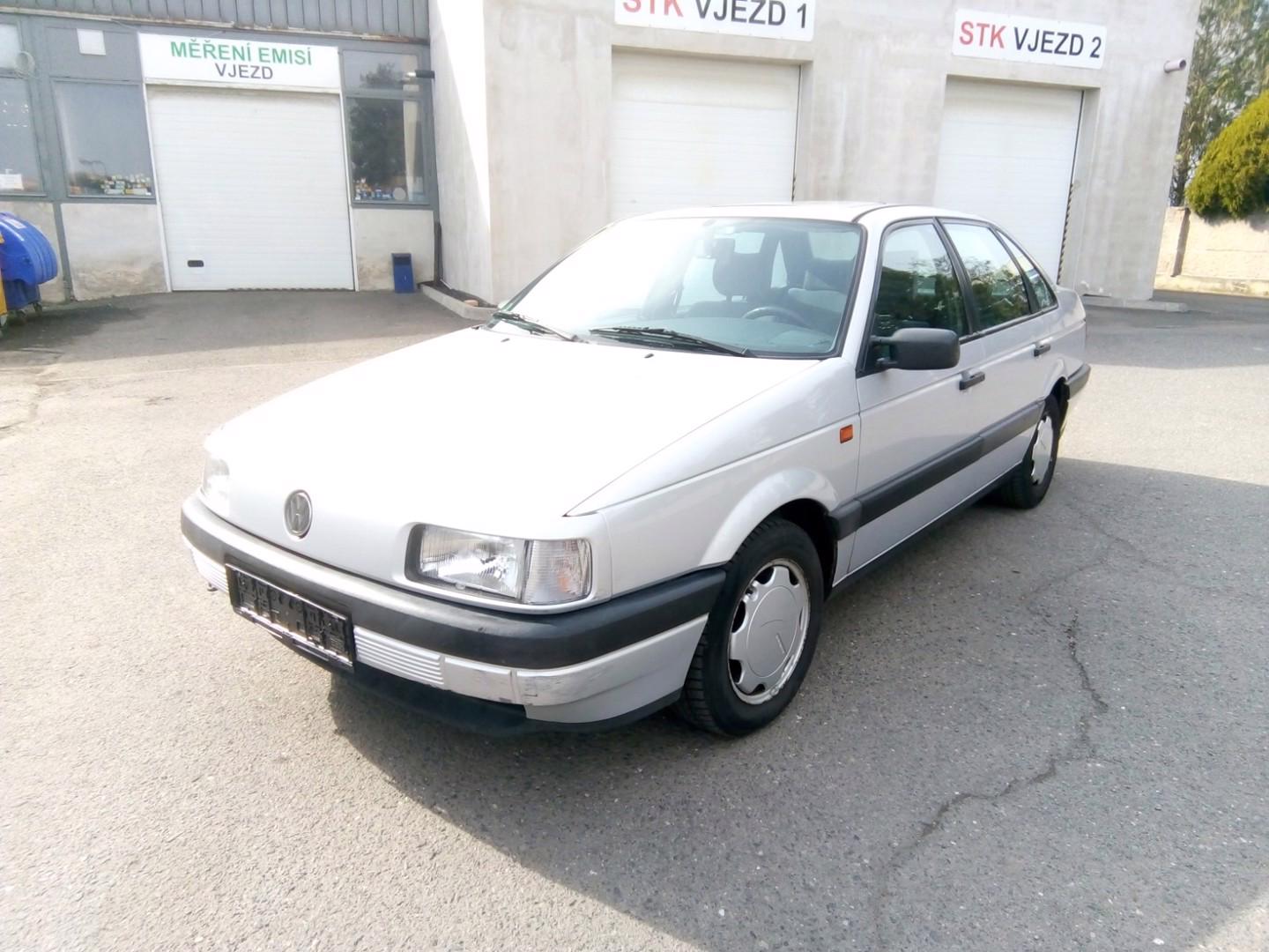 vw passat B3 1,8 benzin automat - foto 1