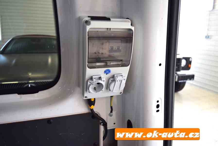 Volkswagen Caddy 2.0 TDI MAXI 4x4 DSG 5 MÍST 2020-DPH  - foto 15