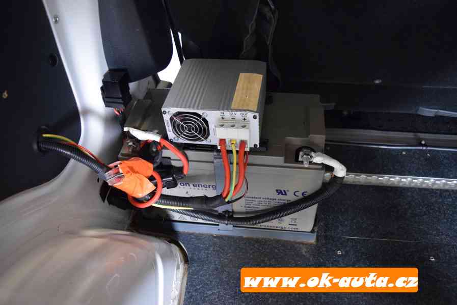 Volkswagen Caddy 2.0 TDI MAXI 4x4 DSG 5 MÍST 2020-DPH  - foto 14