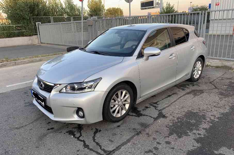 Bouraný Lexus CT200H, Hybrid, rok 2011 - foto 2