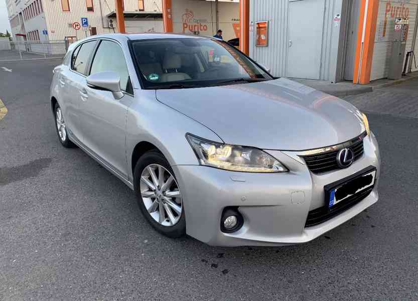 Bouraný Lexus CT200H, Hybrid, rok 2011 - foto 1