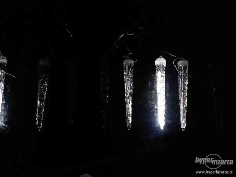 Vánoční VENKOVNÍ osvětlení Rampouchy 20cm 8 ks - foto 3