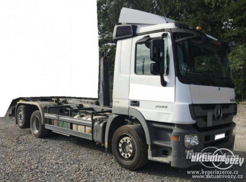 Mercedes-Benz 2544 hák 6x2 na 7m - foto 8